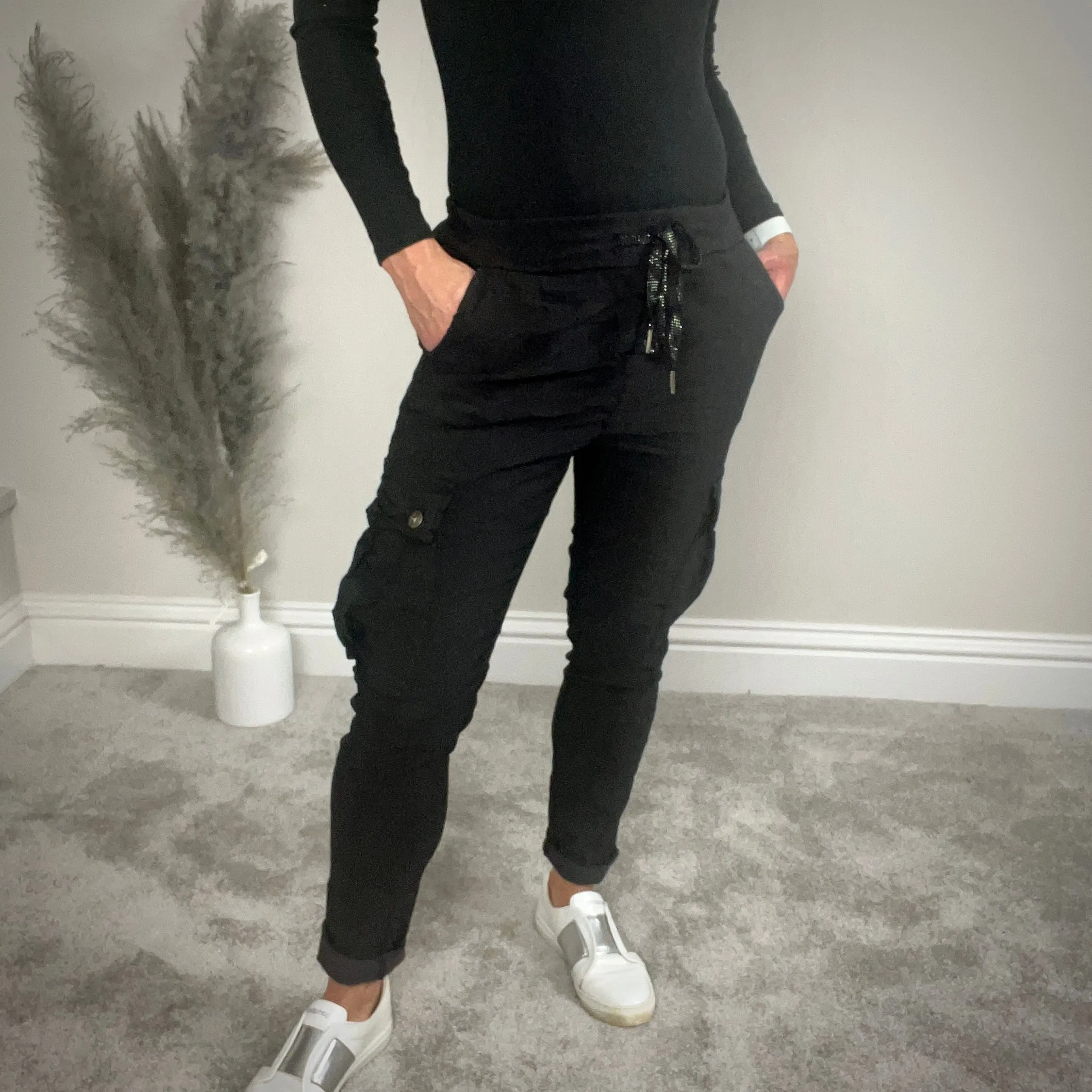 BLACK CARGO TROUSER