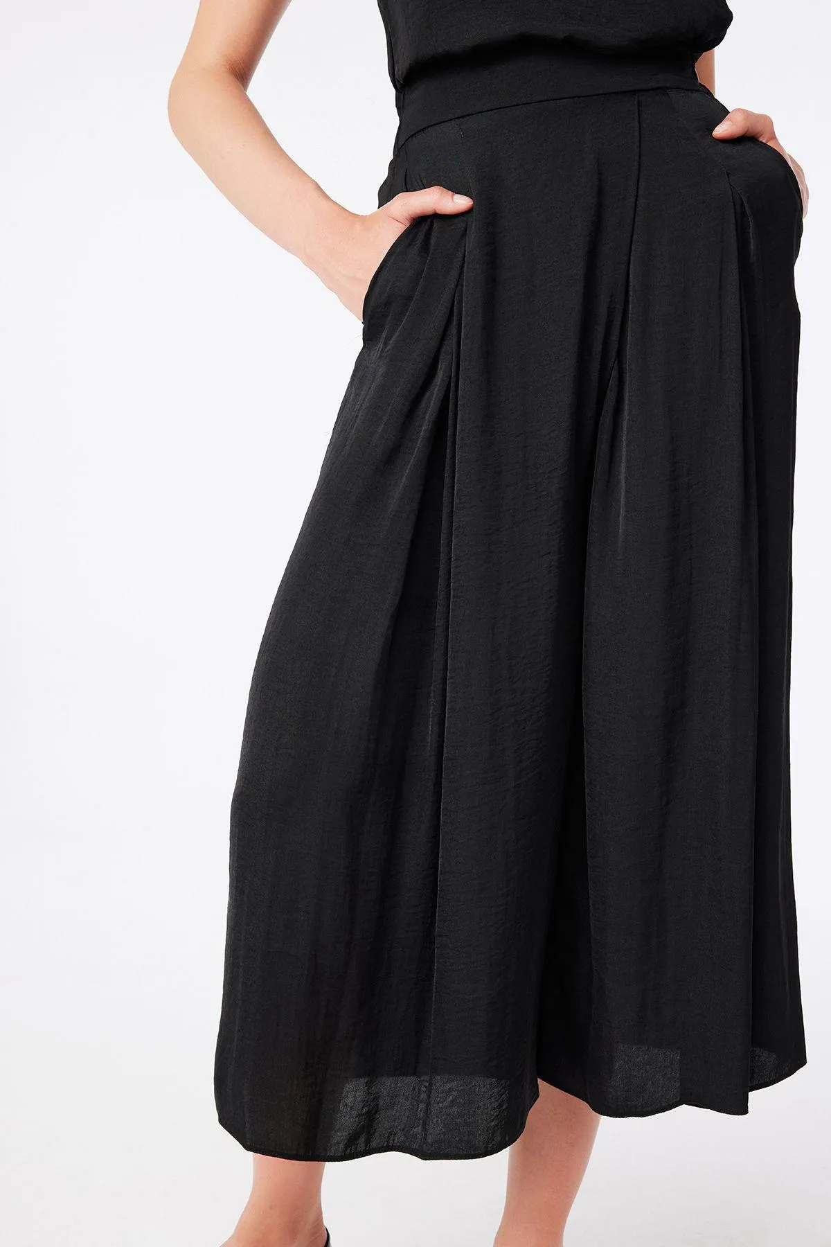 Comfortable Form Short Leg Black Trousers