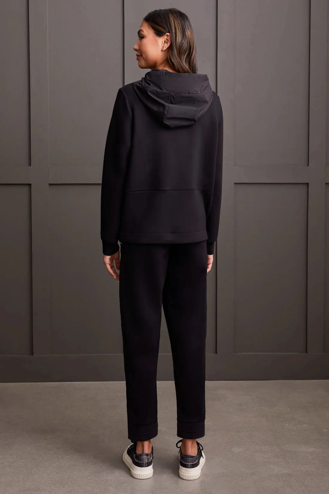 HOODED ZIP UP JACKET WITH POCKETS