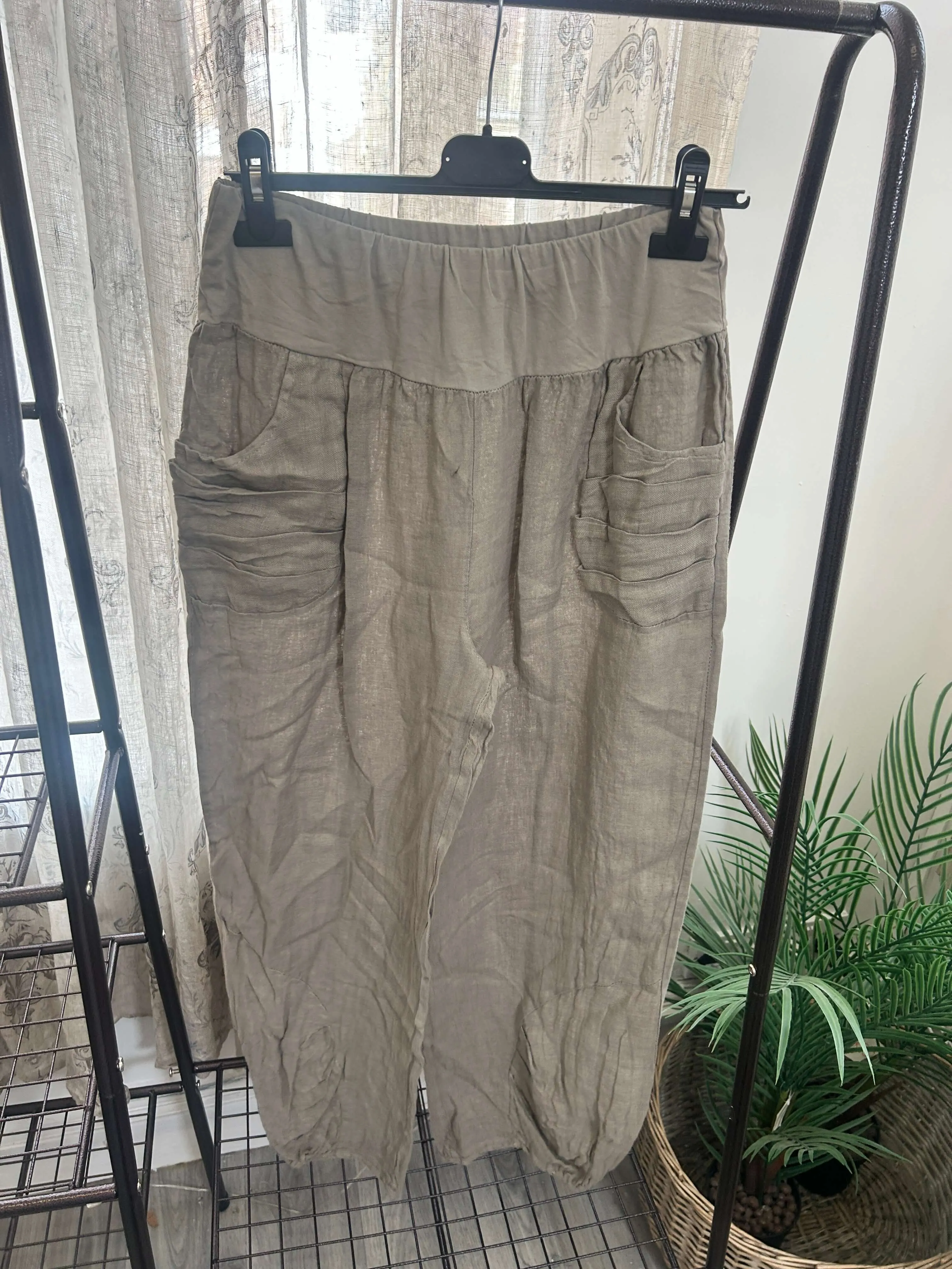 Ruffle Pocket Jersey Waist Linen Trouser