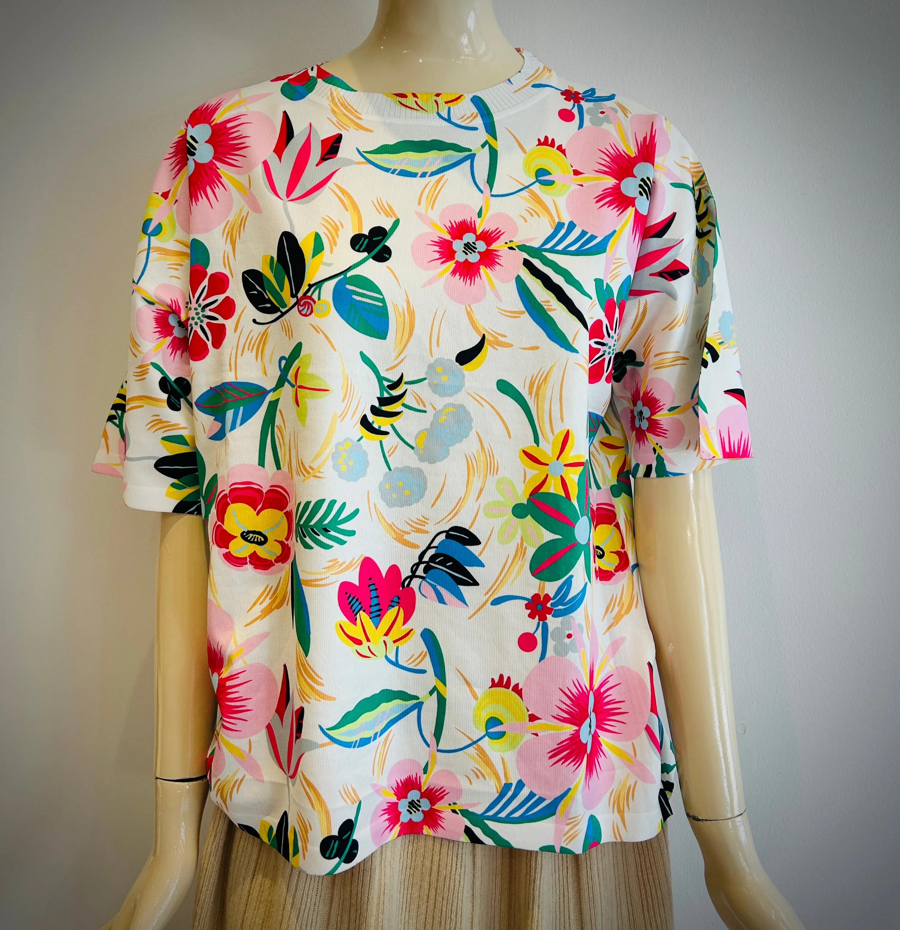 Short Sleeve Sweater.  April Sale 25% Off.     At Checkout Use Code April25