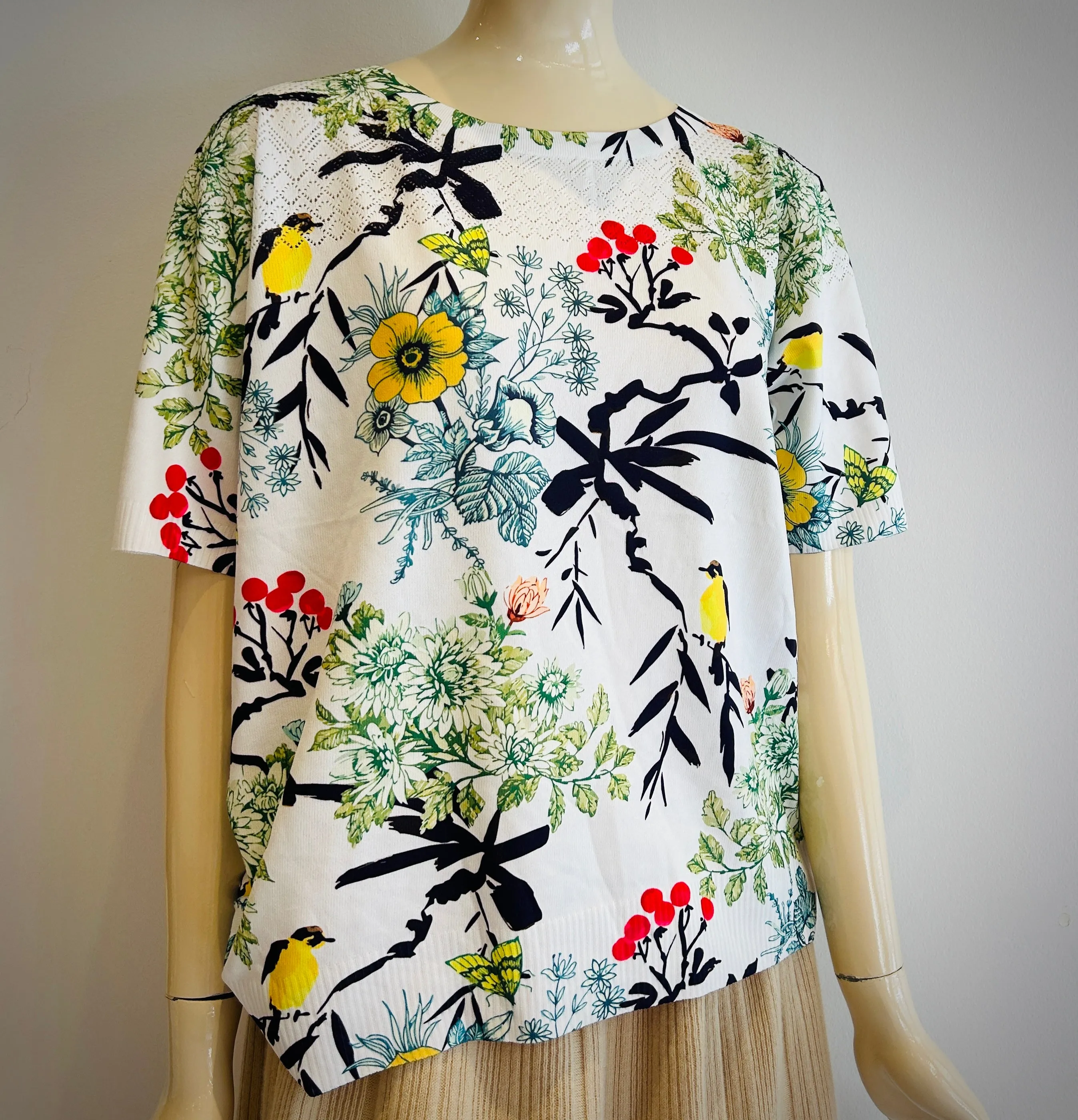 Short Sleeve Sweater.  April Sale 25% Off.     At Checkout Use Code April25